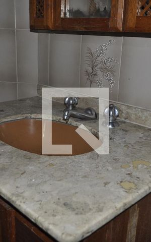 Apartamento para alugar com 70m², 2 quartos e sem vagaBanheiro