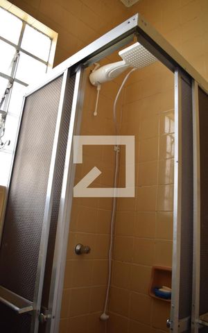 Casa para alugar com 218m², 2 quartos e 2 vagasBanheiro