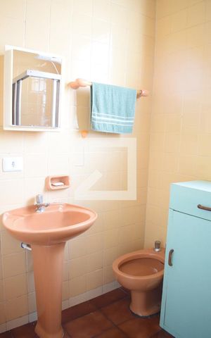 Casa para alugar com 218m², 2 quartos e 2 vagasBanheiro