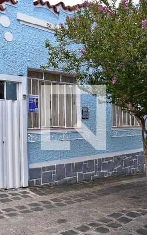 Casa para alugar com 218m², 2 quartos e 2 vagasFachada