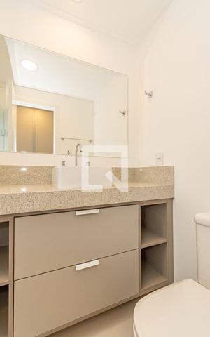 Apartamento para alugar com 40m², 1 quarto e 1 vaga Apartamento para alugar com 40m², 1 quarto e 1 vagaBanheiro da Suíte