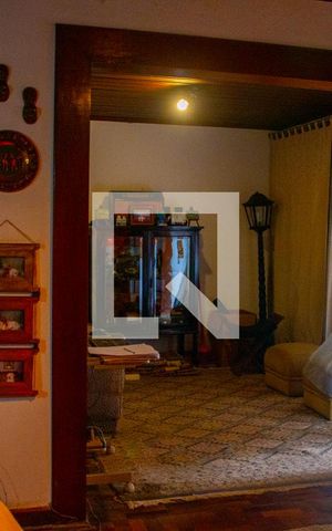Casa de condomínio à venda com 155m², 5 quartos e 3 vagas Casa de condomínio à venda com 155m², 5 quartos e 3 vagasSala