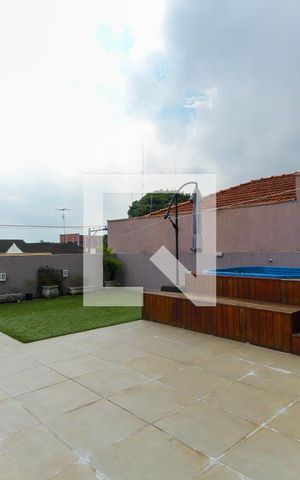 Casa à venda com 420m², 4 quartos e 3 vagas Casa à venda com 420m², 4 quartos e 3 vagasSacada