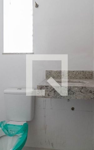 Casa à venda com 70m², 2 quartos e 1 vaga Casa à venda com 70m², 2 quartos e 1 vagaBanheiro da suíte