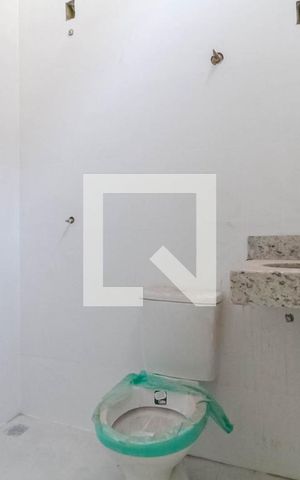 Casa à venda com 70m², 2 quartos e 1 vaga Casa à venda com 70m², 2 quartos e 1 vagaBanheiro social