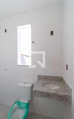 Casa à venda com 70m², 2 quartos e 1 vaga Casa à venda com 70m², 2 quartos e 1 vagaBanheiro da suíte