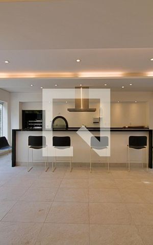 Apartamento à venda com 169m², 3 quartos e 4 vagas Apartamento à venda com 169m², 3 quartos e 4 vagasÁrea comum - Salão de festas