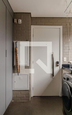 Apartamento à venda com 169m², 3 quartos e 4 vagas Apartamento à venda com 169m², 3 quartos e 4 vagasÁrea de Serviço