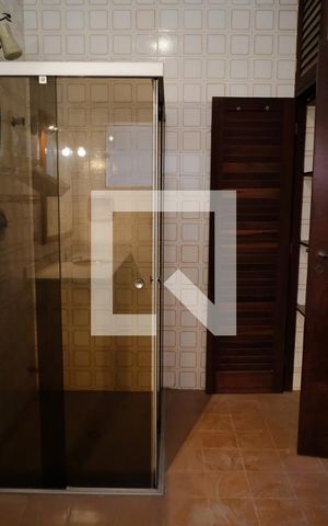 Casa para alugar com 340m², 4 quartos e 3 vagasBanheiro da Suíte 2