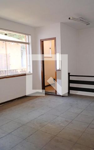 Casa para alugar com 340m², 4 quartos e 3 vagasSalão