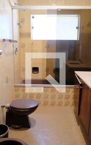Casa para alugar com 340m², 4 quartos e 3 vagasBanheiro