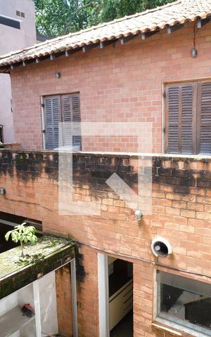 Casa para alugar com 340m², 4 quartos e 3 vagasFachada