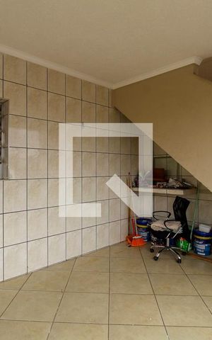 Casa para alugar com 120m², 2 quartos e 1 vaga Casa para alugar com 120m², 2 quartos e 1 vagaVaranda da Sala