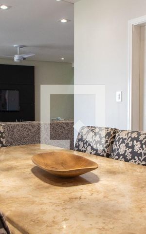 Casa de condomínio à venda com 422m², 4 quartos e 4 vagas Casa de condomínio à venda com 422m², 4 quartos e 4 vagasSALA DE JANTAR