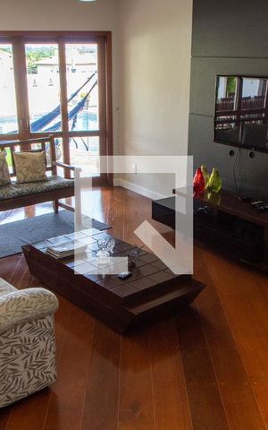 Casa de condomínio à venda com 422m², 4 quartos e 4 vagas Casa de condomínio à venda com 422m², 4 quartos e 4 vagasSALA