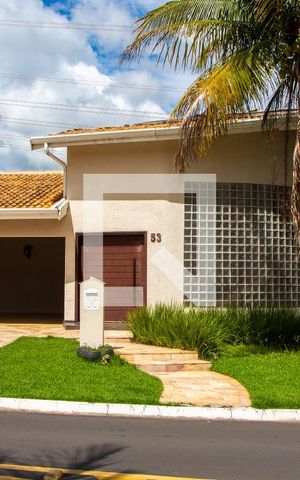 Casa de condomínio à venda com 422m², 4 quartos e 4 vagas Casa de condomínio à venda com 422m², 4 quartos e 4 vagasFACHADA