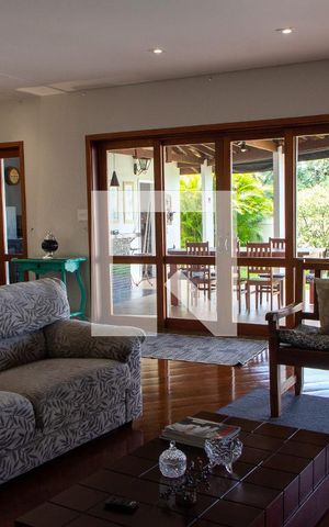 Casa de condomínio à venda com 422m², 4 quartos e 4 vagas Casa de condomínio à venda com 422m², 4 quartos e 4 vagasSALA