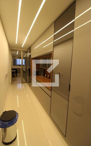 Apartamento à venda com 211m², 3 quartos e 3 vagasCozinha - Armários