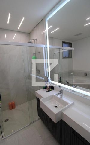Apartamento à venda com 211m², 3 quartos e 3 vagasBanheiro da Suíte 1