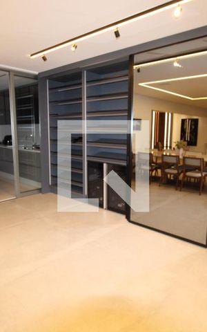 Apartamento à venda com 211m², 3 quartos e 3 vagasAdega
