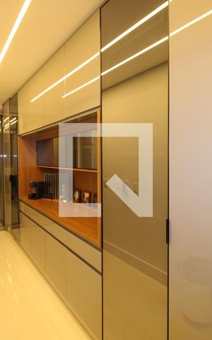 Apartamento à venda com 211m², 3 quartos e 3 vagasCozinha - Armários