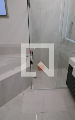 Apartamento à venda com 211m², 3 quartos e 3 vagasBanheiro da Suíte 1