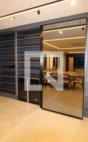 Apartamento à venda com 211m², 3 quartos e 3 vagasAdega