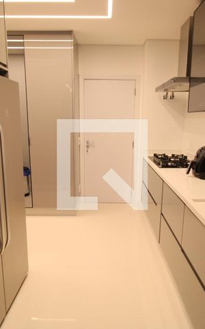 Apartamento à venda com 211m², 3 quartos e 3 vagasCozinha