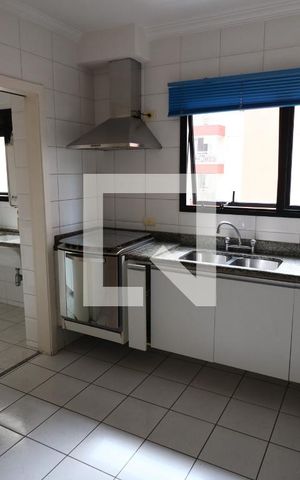 Apartamento para alugar com 125m², 3 quartos e 3 vagas Apartamento para alugar com 125m², 3 quartos e 3 vagasCozinha