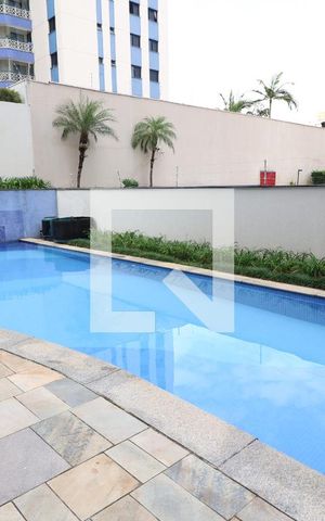 Apartamento para alugar com 125m², 3 quartos e 3 vagas Apartamento para alugar com 125m², 3 quartos e 3 vagasÁrea comum - Piscina