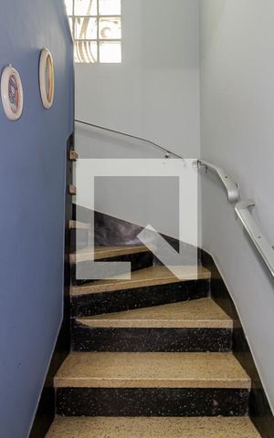 Casa à venda com 215m², 3 quartos e 2 vagasEscadas