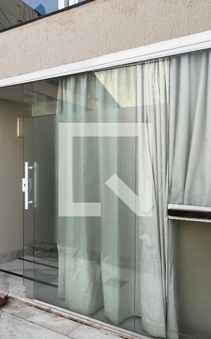 Casa para alugar com 40m², 1 quarto e sem vaga Casa para alugar com 40m², 1 quarto e sem vagaFachada
