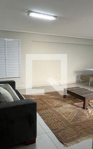 Casa para alugar com 40m², 1 quarto e sem vaga Casa para alugar com 40m², 1 quarto e sem vagaSala/Quarto