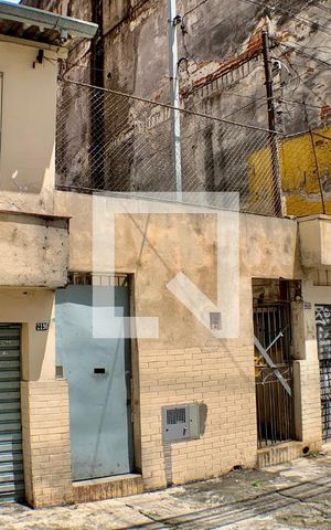 Casa à venda com 232m², 5 quartos e 2 vagasFachada