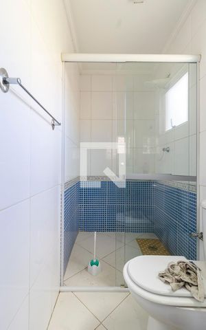 Casa à venda com 300m², 4 quartos e 3 vagas Casa à venda com 300m², 4 quartos e 3 vagasTerraço - Banheiro