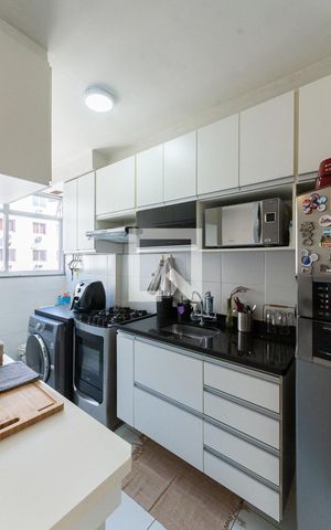 Apartamento à venda com 47m², 2 quartos e sem vagaCozinha e Área de Serviço