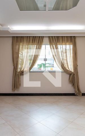 Casa à venda com 300m², 4 quartos e 4 vagasSala de Estar