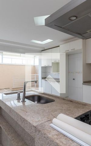 Casa à venda com 300m², 4 quartos e 4 vagasCozinha