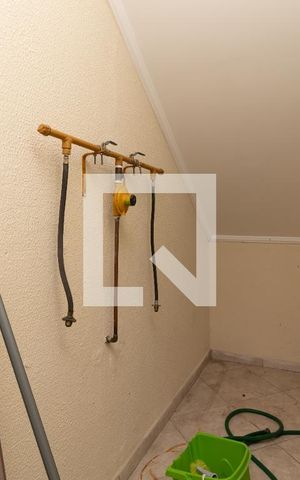 Casa à venda com 300m², 4 quartos e 4 vagasGaragem - Depósito