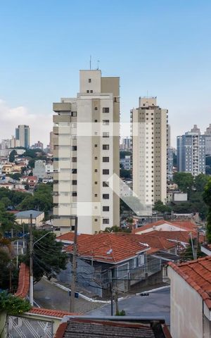 Casa à venda com 300m², 4 quartos e 4 vagasGaragem - Sala