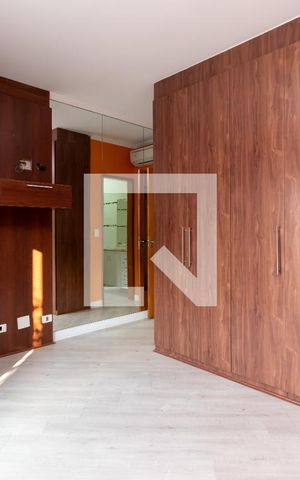 Casa à venda com 300m², 4 quartos e 4 vagasSuíte Principal
