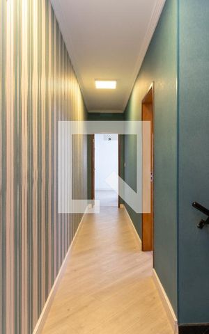 Casa à venda com 300m², 4 quartos e 4 vagasCorredor dos Quartos
