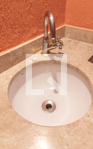 Casa à venda com 300m², 4 quartos e 4 vagasLavabo