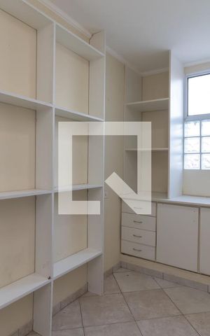 Casa à venda com 300m², 4 quartos e 4 vagasGaragem - Escritório