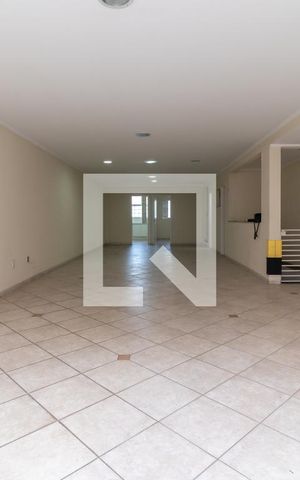 Casa à venda com 300m², 4 quartos e 4 vagasGaragem