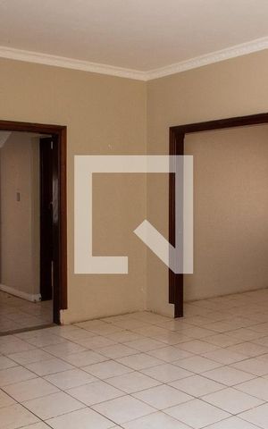 Casa à venda com 561m², 5 quartos e 5 vagas Casa à venda com 561m², 5 quartos e 5 vagasSALA DE ESTAR
