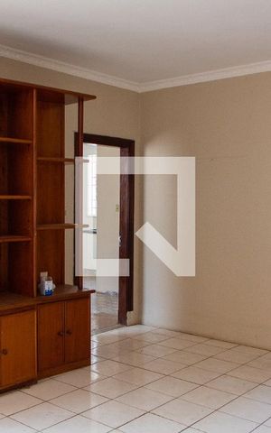 Casa à venda com 561m², 5 quartos e 5 vagas Casa à venda com 561m², 5 quartos e 5 vagasSALA DE ESTAR