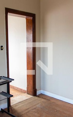 Casa à venda com 561m², 5 quartos e 5 vagas Casa à venda com 561m², 5 quartos e 5 vagasQUARTO 3