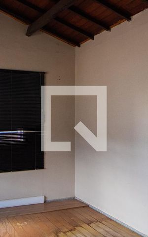 Casa à venda com 561m², 5 quartos e 5 vagas Casa à venda com 561m², 5 quartos e 5 vagasQUARTO 5QUARTO 5