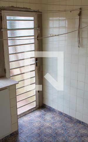 Casa à venda com 561m², 5 quartos e 5 vagas Casa à venda com 561m², 5 quartos e 5 vagasÁREA DE SERVIÇO